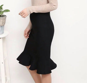 Fashionably_Pregnant_Peplum_Mermaid_Fishtail_Black_Maternity_Skirt