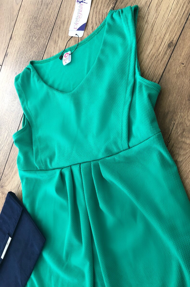 Breastfeeding Nursing Fashionably Pregnant Smart green dress sleeveless