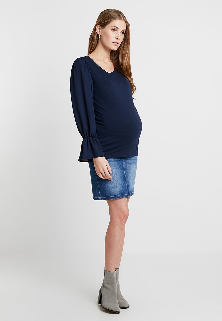 Fashionably pregnant maternity top tshirt blouse mamalicious navy blue log sleeve smart uk free delivery