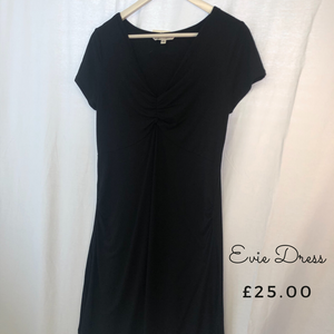 Fashionably Pregnant Online Maternity and Nursing Boutique U.K Free delivery. Specialists in Maternity and Breastfeeding fashionable clothes for pregnancy and beyond. Maternity Dresses, Maternity Tops, Special Occasion, Maternity Jeans, Baby Shower Dresses, Maternity Wedding Guest. UK based independent business 